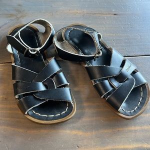 Black toddler girls Salt Water by Hoy sandals leather